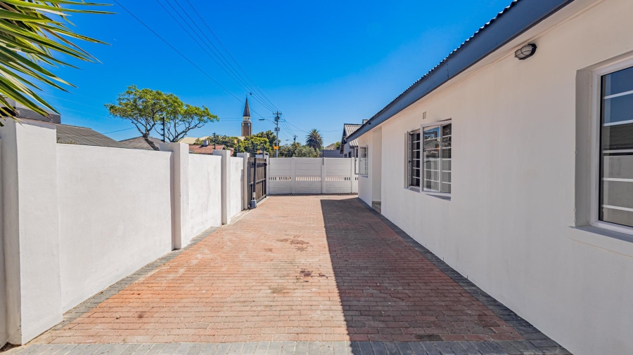 11 Bedroom Property for Sale in Richmond Estate Western Cape